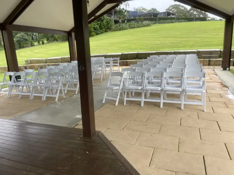 White Americana Wedding Chair (WHITE)